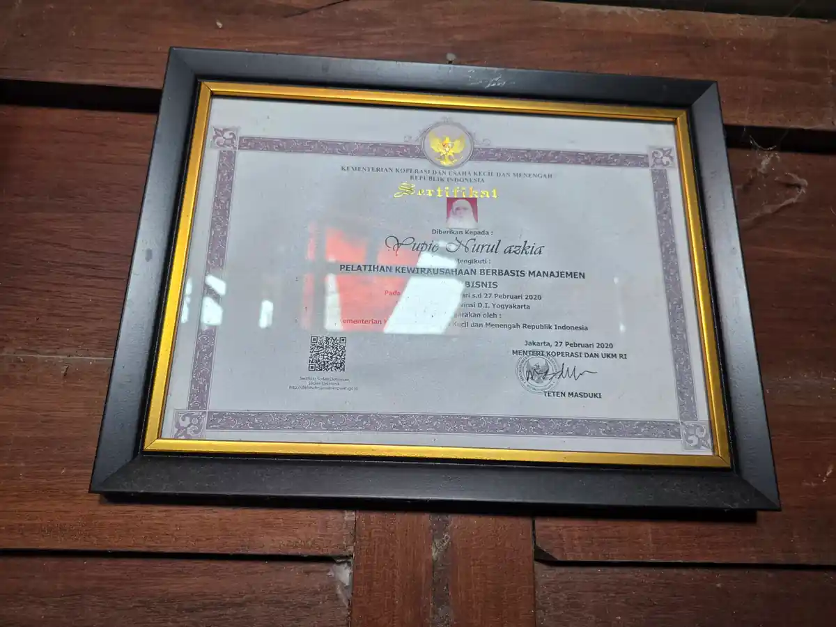 Sertifikat pelatihan pendidik YUKA untuk artikel tips mendampingi anak autis dengan kasih sayang